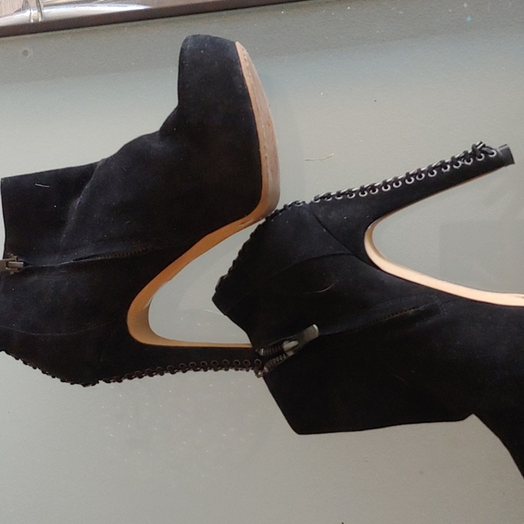 Vince Camuto platform black suede boots - Picture 7 of 7
